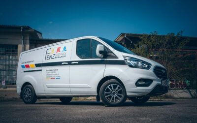 Firmenwagen mit Branding